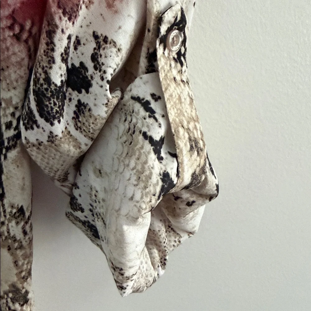 Calvin Klein Pink & Cream Ombre Snake-Print Blouse• EUC ore-owned condition - Picture 14 of 15